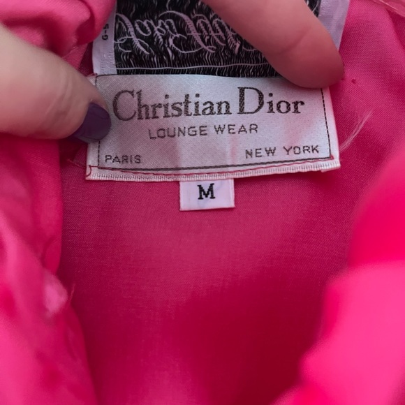 Dead stock Vintage Christian Dior fuchsia dressing gown (sleepwear/nightgown). - Picture 4 of 6